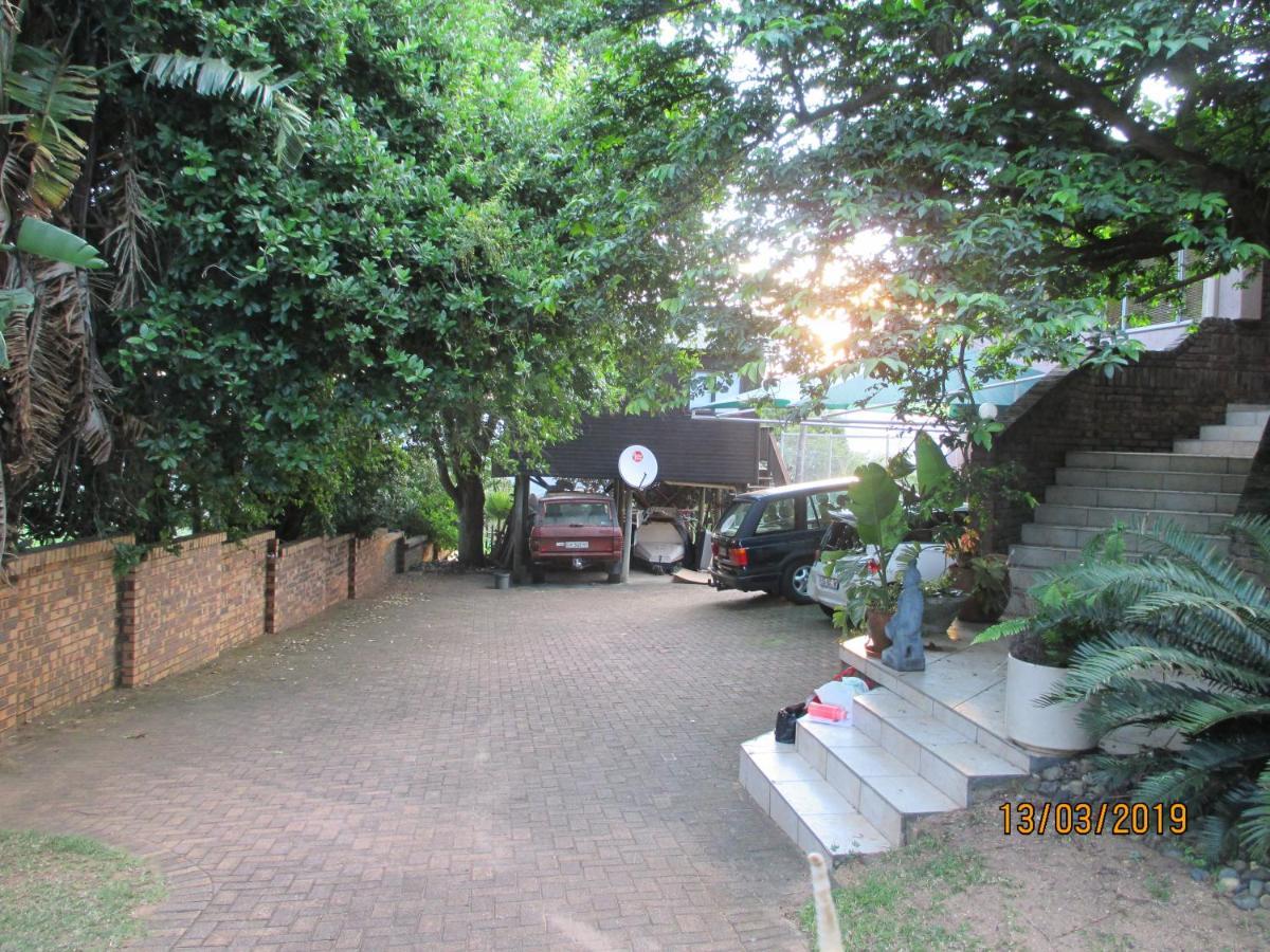 The Tree House Villa Mbombela Ngoại thất bức ảnh
